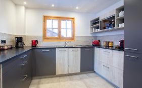 Simply Morzine - Chalet Carving
